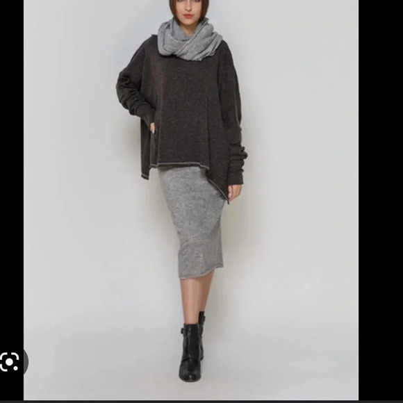 ZARA STRETCHY PENCIL SKIRT - Picture 1 of 6